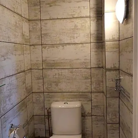 Number9 - Now With Air Conditioned Bed & Breakfast Carlipa