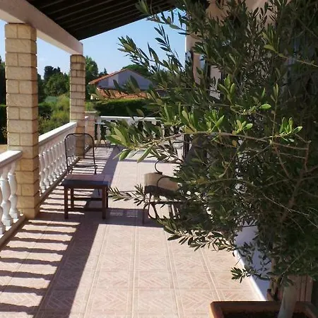 Number9 - Now With Air Conditioned 4* Carlipa