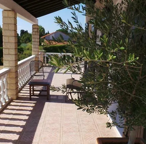 Number9 - Now With Air Conditioned 4* Carlipa